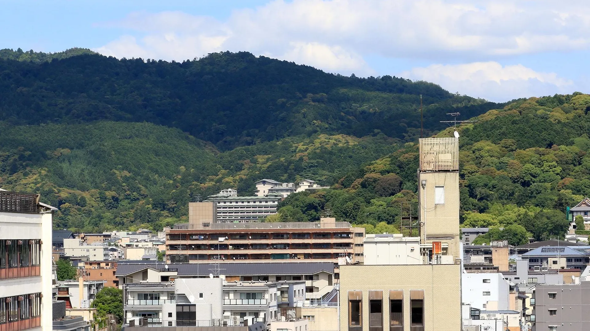 ユニゾイン京都河原町四条 3*, 京都市